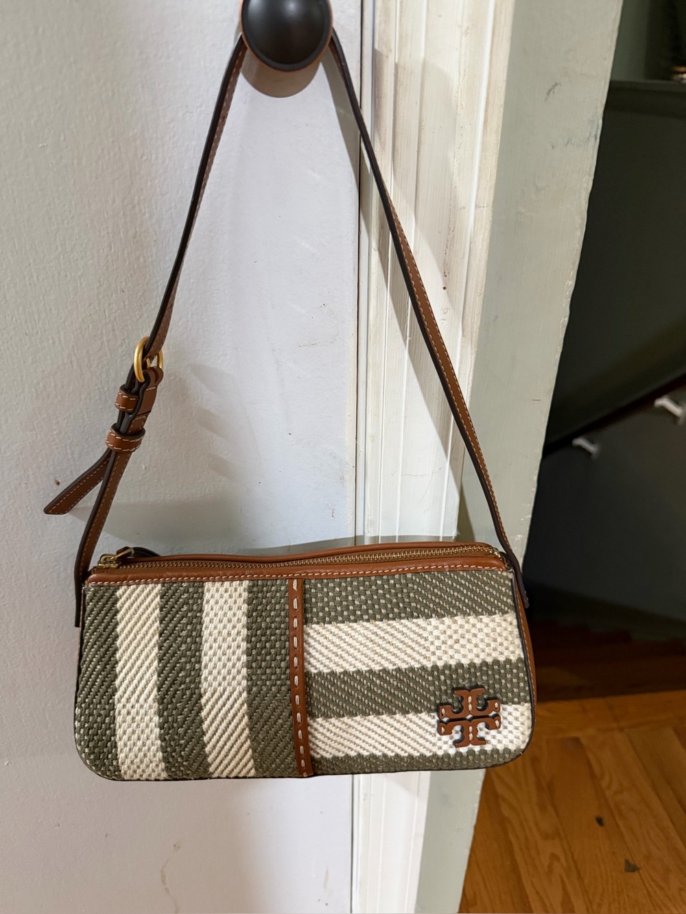 Tory Burch McGraw Stripe Wedge Shoulder Bag using 2 times only in  pristine cond